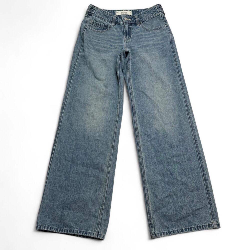 Hollister Co. low rise baggy jeans in blue, size 00S W24